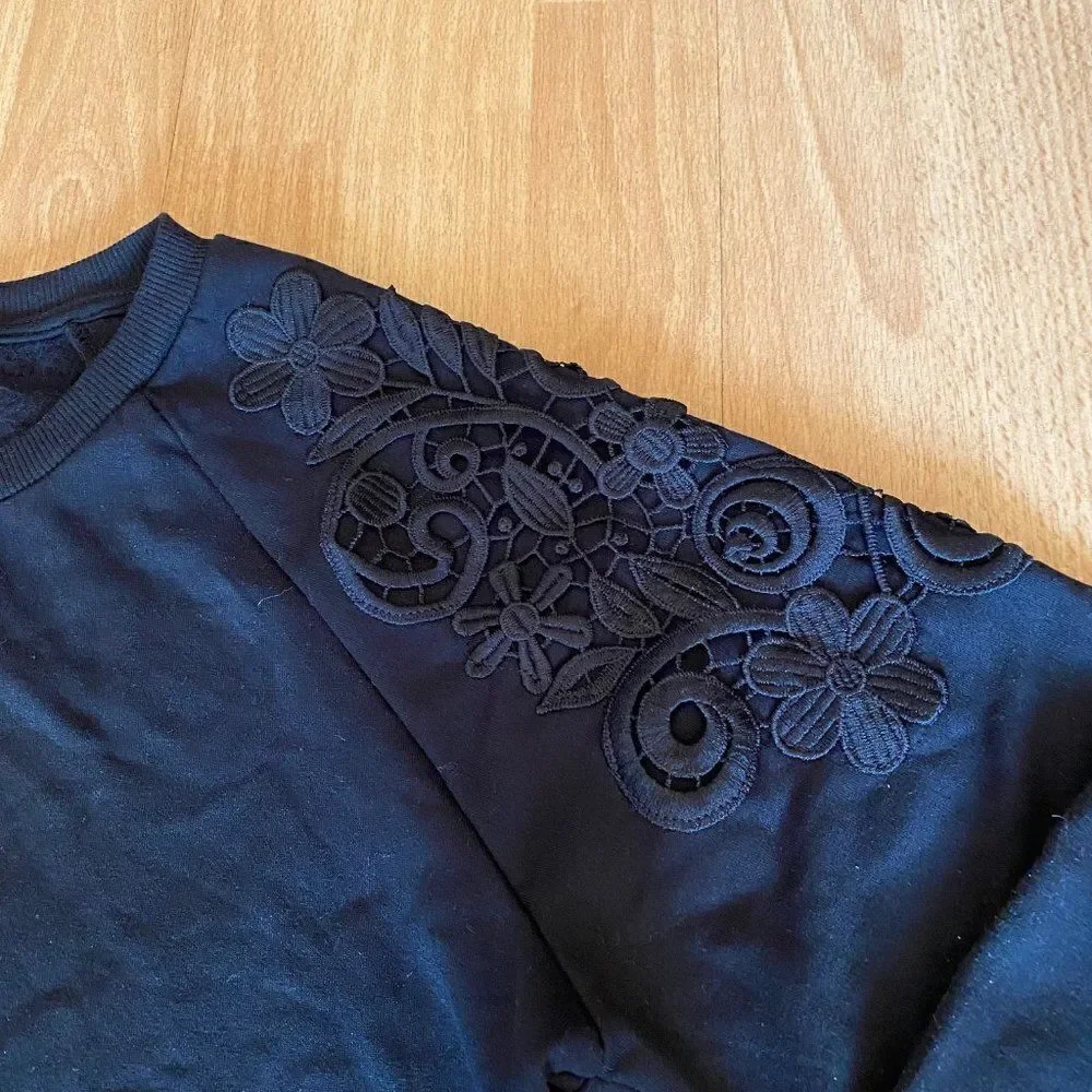 Gloria Vanderbilt Black Lace Sweatshirt SZ S NWT